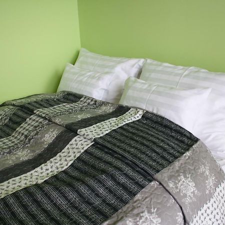 Kedvenc Vendeghaz Hotel Мисколк Екстериор снимка