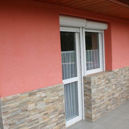 Kedvenc Vendeghaz Hotel Мисколк Екстериор снимка