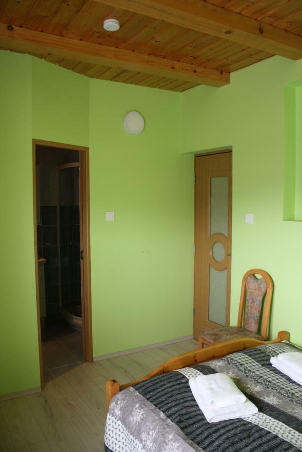 Kedvenc Vendeghaz Hotel Мисколк Екстериор снимка