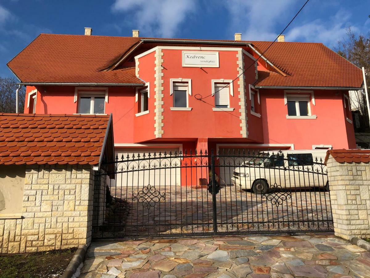 Kedvenc Vendeghaz Hotel Мисколк Екстериор снимка