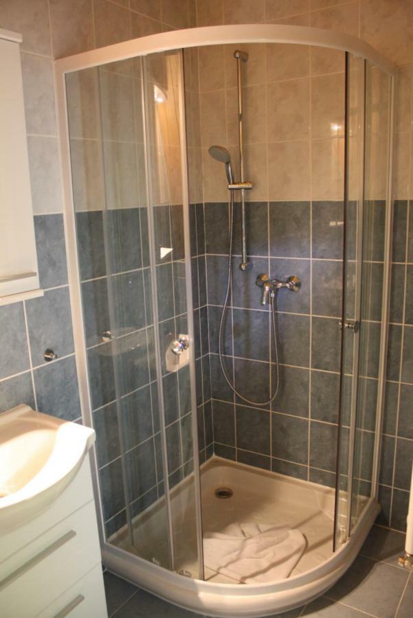 Kedvenc Vendeghaz Hotel Мисколк Екстериор снимка