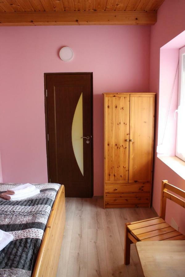 Kedvenc Vendeghaz Hotel Мисколк Екстериор снимка