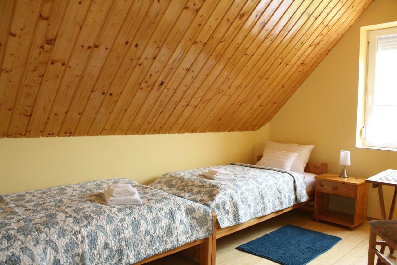Kedvenc Vendeghaz Hotel Мисколк Екстериор снимка