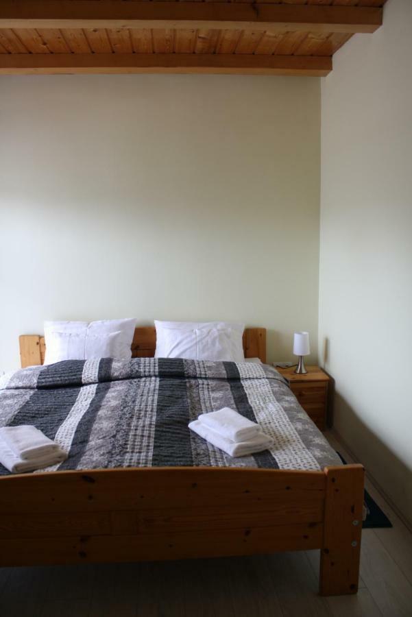 Kedvenc Vendeghaz Hotel Мисколк Екстериор снимка