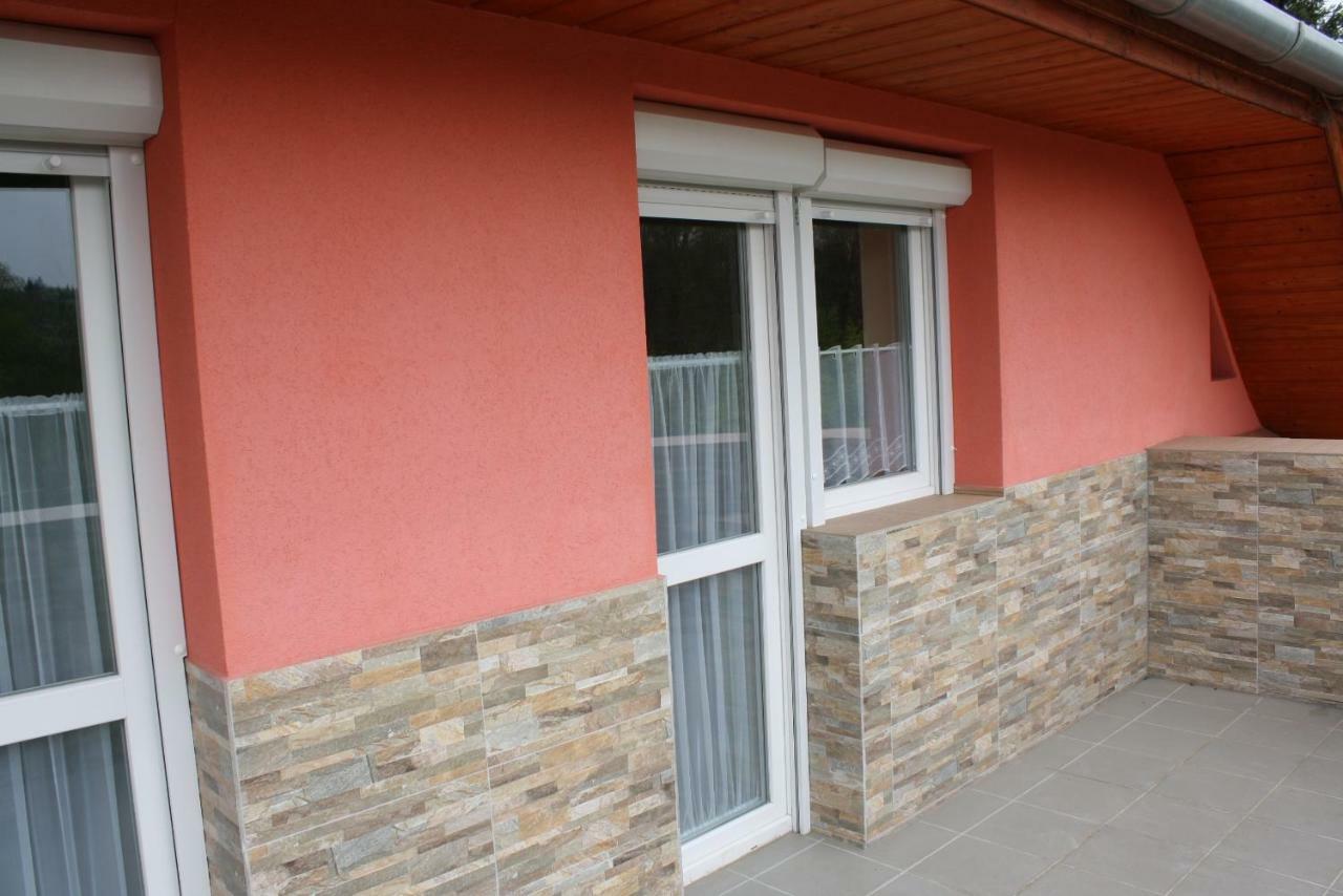 Kedvenc Vendeghaz Hotel Мисколк Екстериор снимка