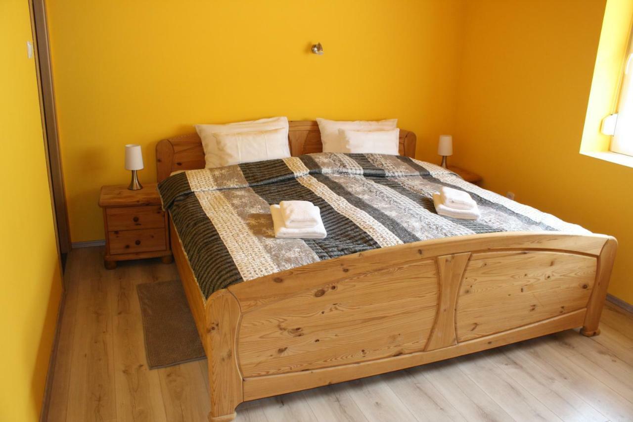 Kedvenc Vendeghaz Hotel Мисколк Екстериор снимка