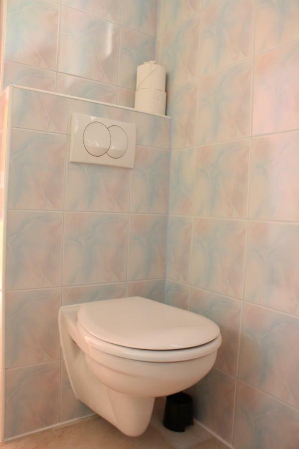 Kedvenc Vendeghaz Hotel Мисколк Екстериор снимка